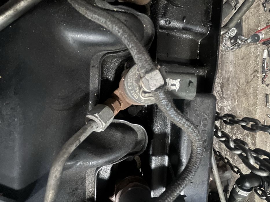 Wtryskiwacze volvo 2.4d5 185KM