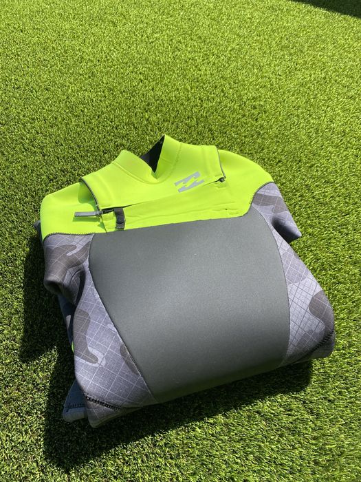 Fato de surf Billabong Foil / Junior / size 14 / 4:3mm