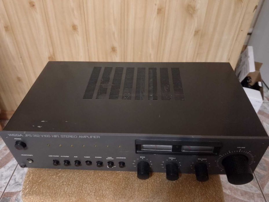 WEGA JPS 352 V 100 HiFi Stereo Amplifier