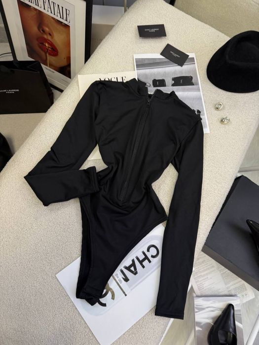 Боді зі змійкою