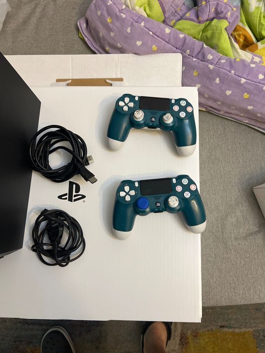 PLAYSTATION- PS4 com jogos