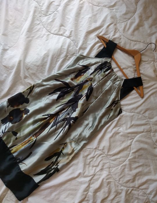 Ted Baker jedwabna satynowa sukienka we wzory rozmiar 38 M