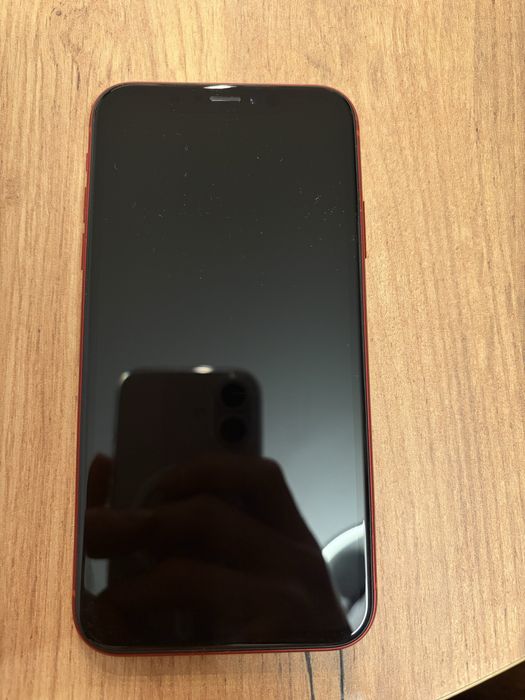 Iphone XR 128 Gb + 2 etui + szkło prywatyzujonce 2 szt