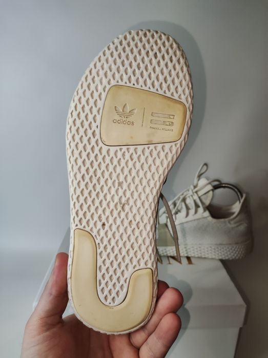 Женские Кроссовки от Adidas Pharrell Williams 38 / 24см.