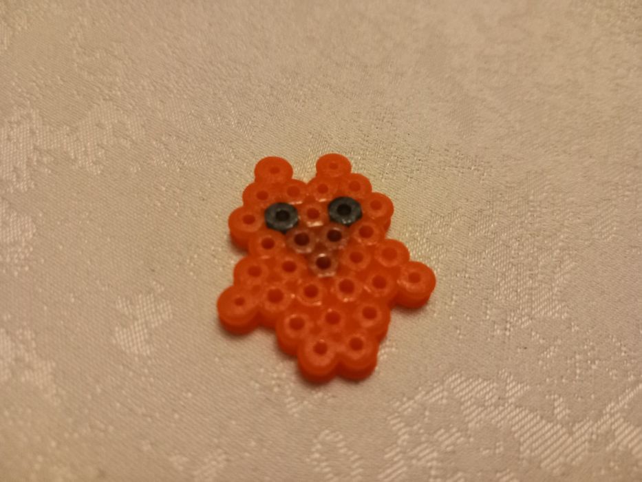 Zawieszka ręcznie robiona z prasowanych koralików