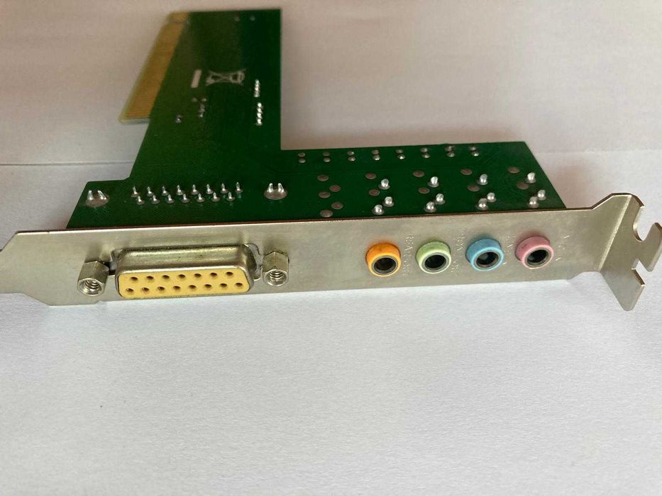 Karta dźwiękowa muzyczna do komputera stacjonarnego