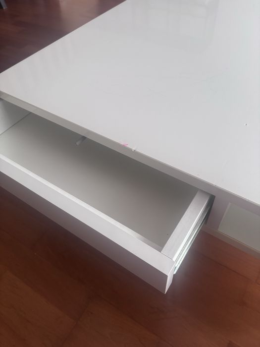 Mesa de Apoio Branco lacado