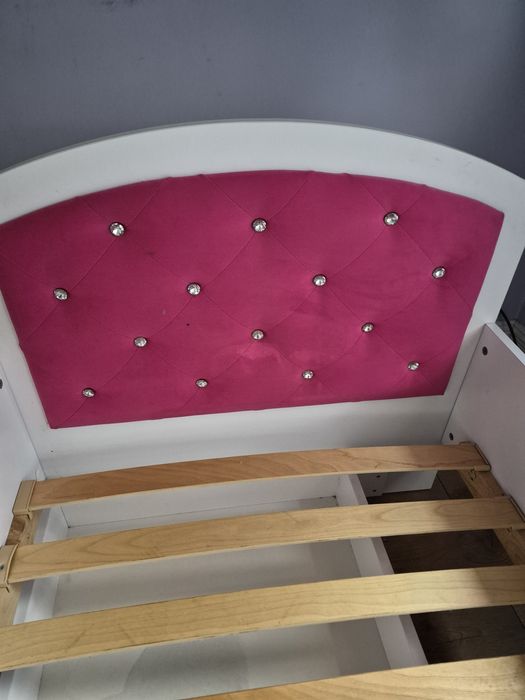 Łóżko dla dziewczynki 90x160