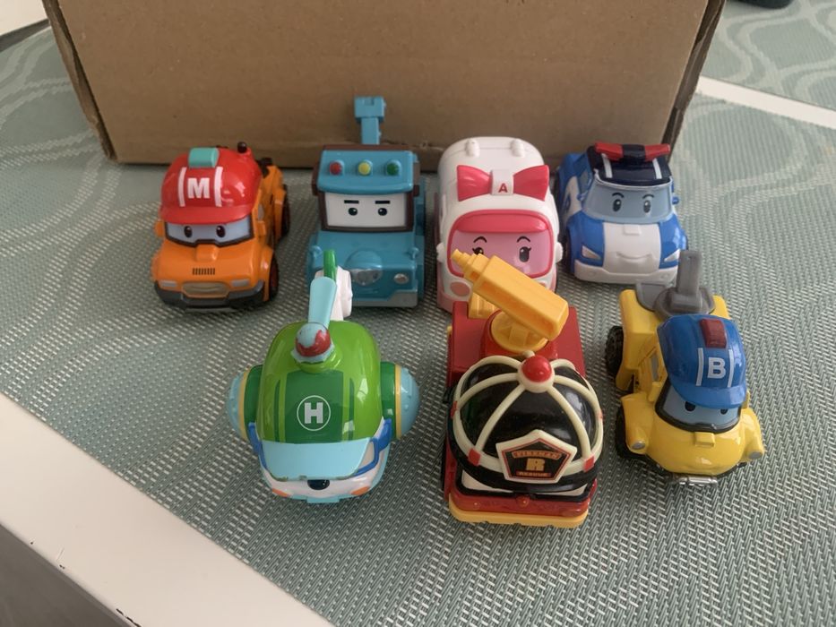 Дитячі іграшки з мультфільму робокари поллі