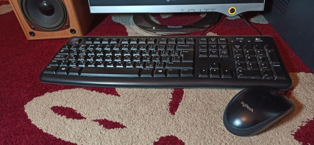 Повний комплект комп'ютера (ПК + Монітор)