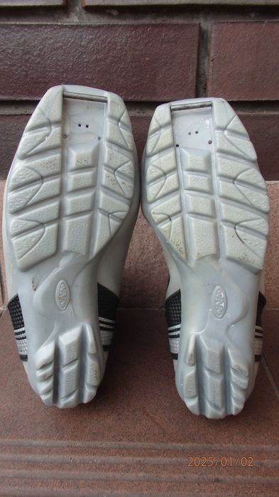 Buty zimowe sportowe rozmiar 39.