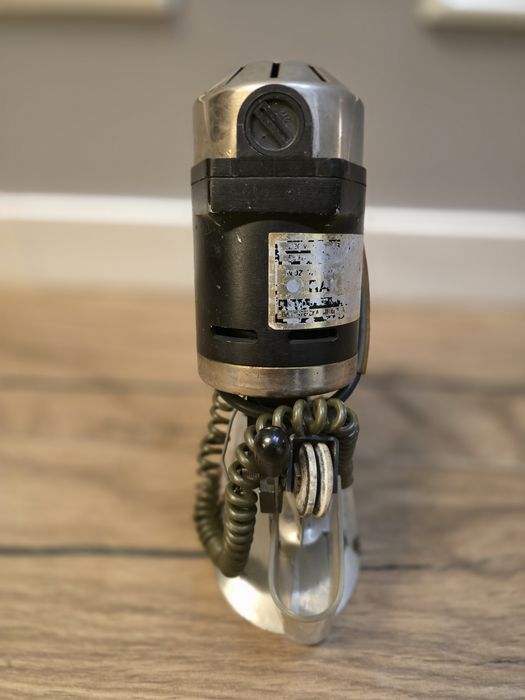 Nóż krawiecki pionowy z ostrzałką Rak-80 sprawny