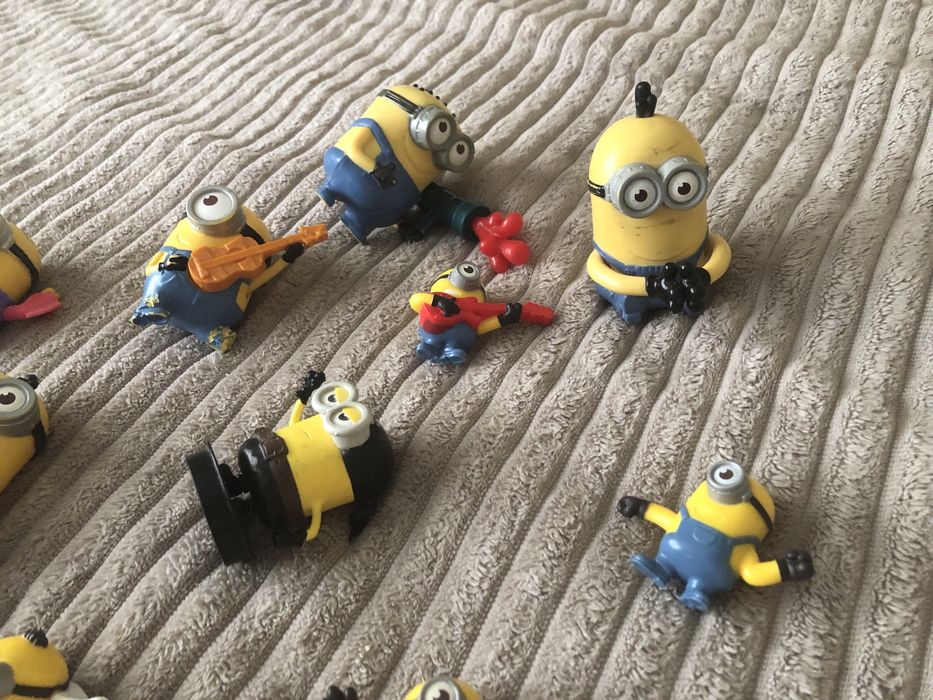 Minionki figurki