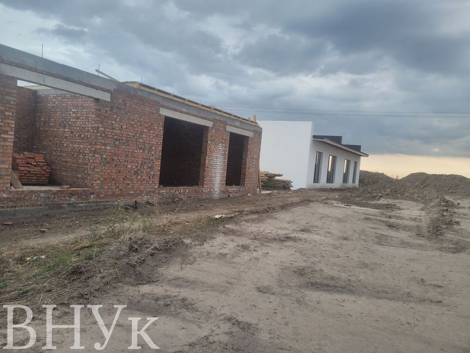 Продаю цегляний дуплекс панорамними вікнами
