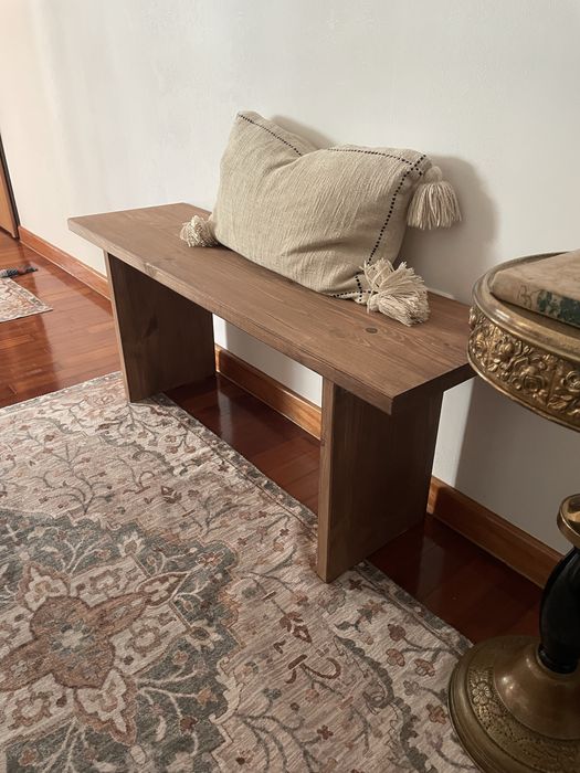 Banco Artesanal em Madeira Maciça (Tom Nogueira)