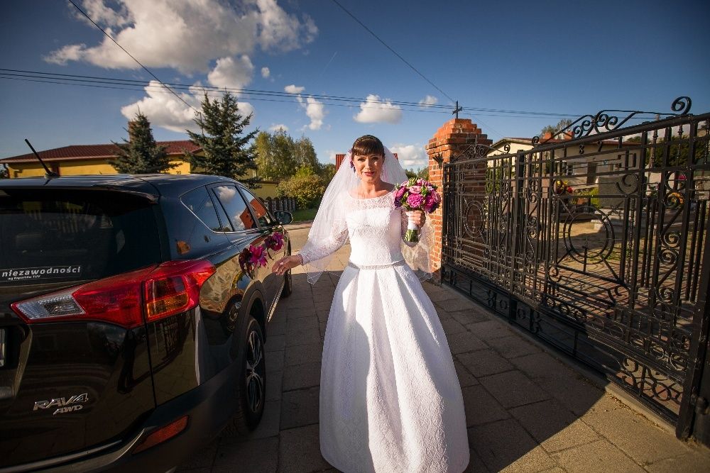 suknia ślubna biała