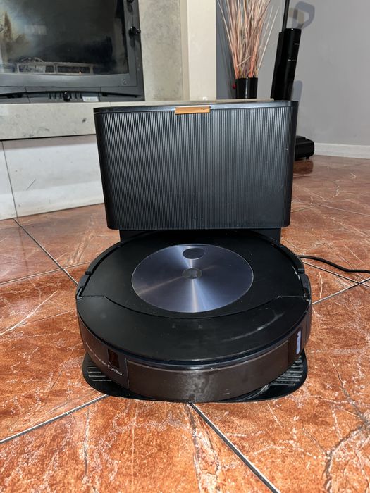 iRobot Roomba  mopujący j7+