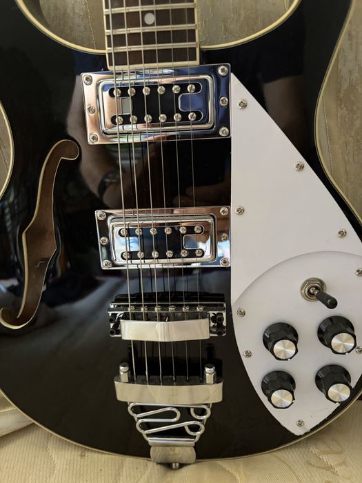 Guitarra Harley Benton RB 600