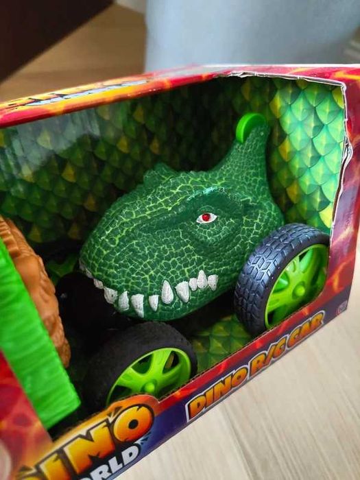 Samochód RC dinozaur zdalnie sterowany Dino World zielony pilot 27mHz