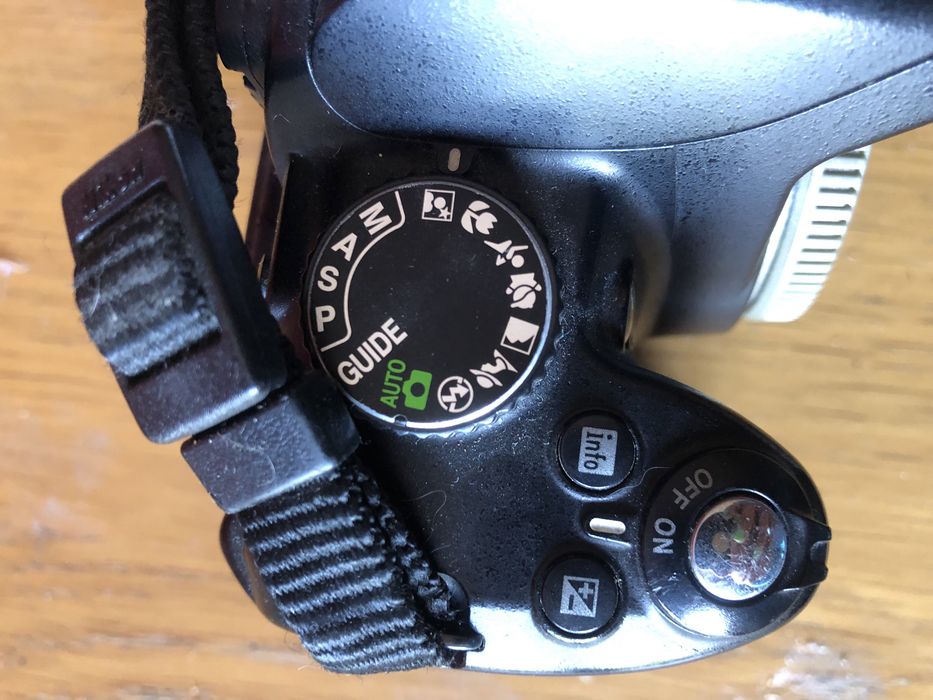 Functional Nikon D3000 DSLR Camera64354203485058124