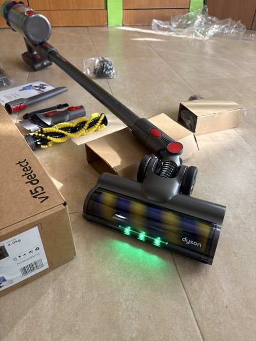 Aspirador Dyson V15 Detect - novo