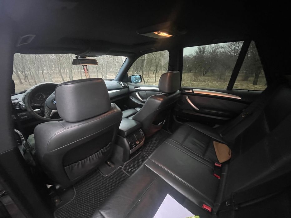 Автомобіль BMW X5