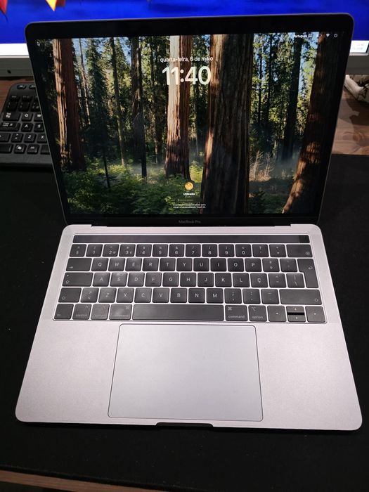 Macbook pro A1989 touch bar