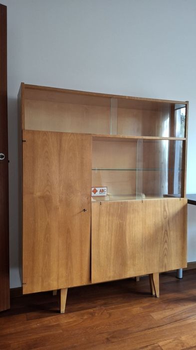 Witrynka z biureczkiem PRL