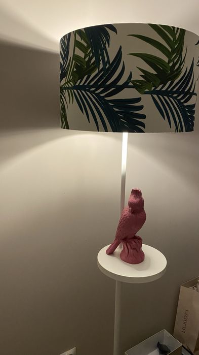 Piękna lampa stojąca