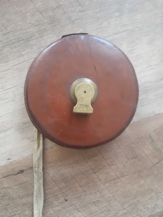 Stara taśma miernicza