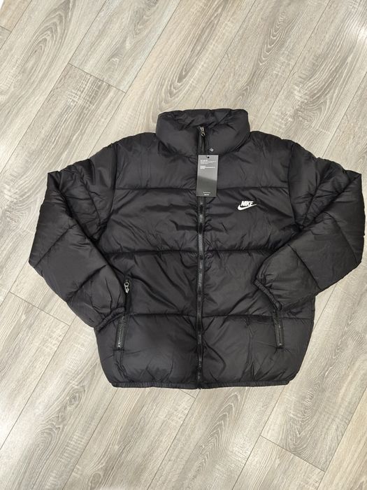 Пуховик чорний Nike NSW S M L