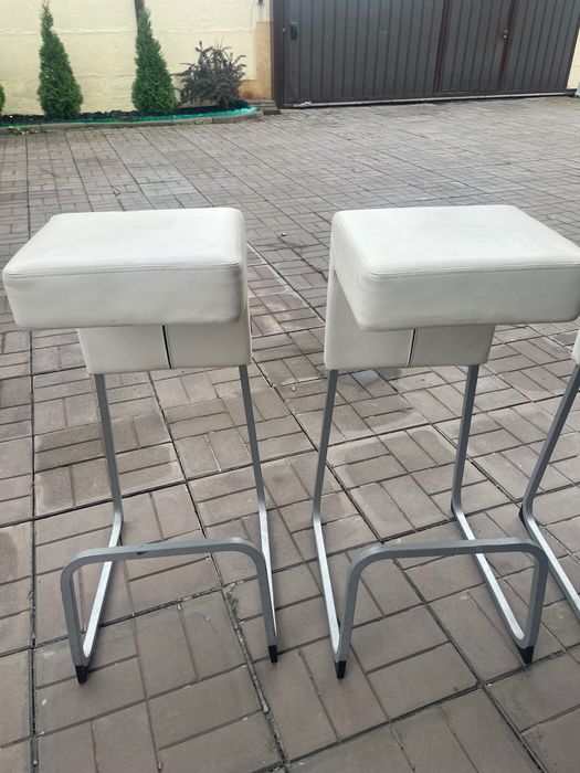Продам шкіряні барні крісла бу 4 шт