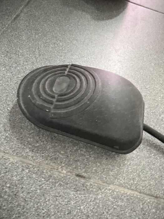 Sistema de Engomar Profissional Battistella - Caldeira (2.8 L) e Mesa com base aquecida e unidade de vácuo incorporada
