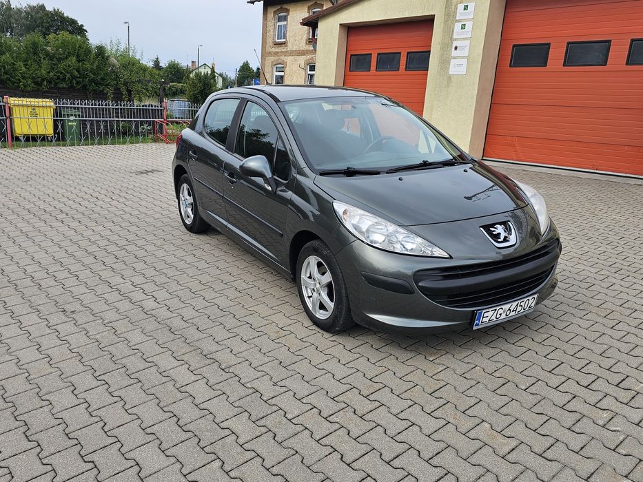 Peugeot 207 1.4 benzyna  2009 rok