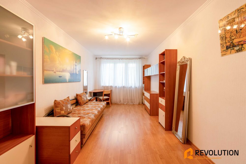 Без комісії. Продаж 3кім. квартири з ремонтом біля метро Васильківська. Ваучер, дмж, Голосіївський район