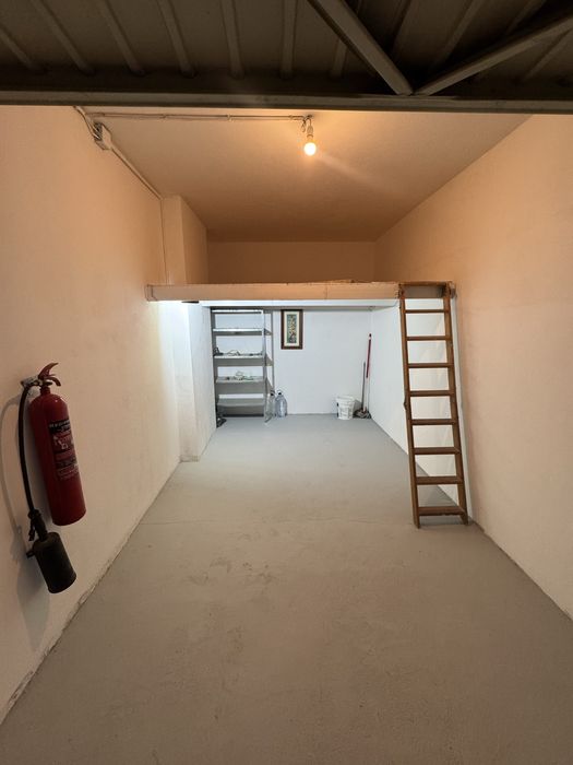 Garagem Box à Venda com Mezanino – Av. Bento de Jesus Caraças, Setúbal
