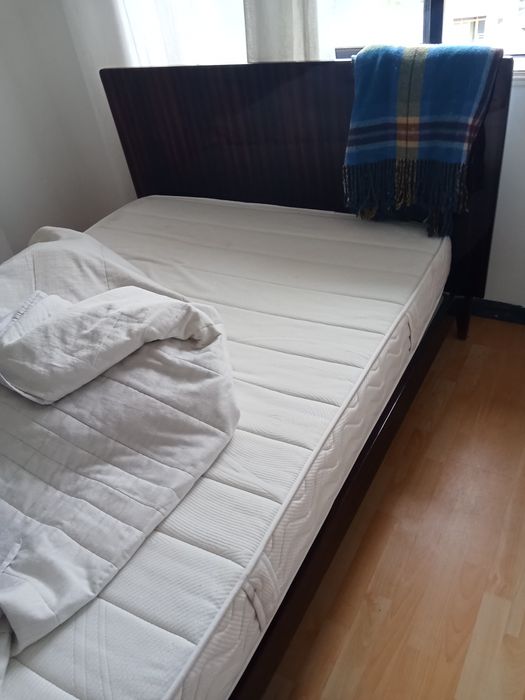 Cama de casal  e colchão