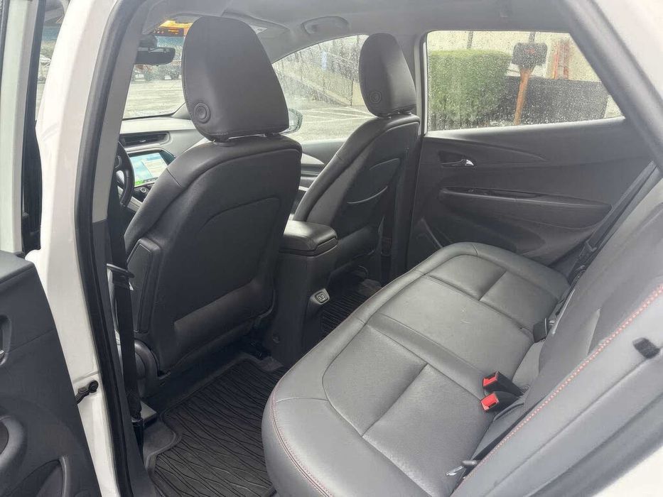 Chevrolet Bolt EV      2021