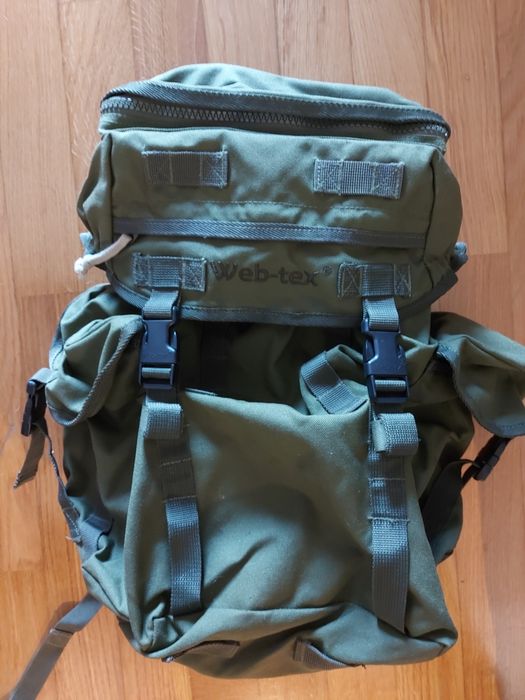 Mochila militar em bom estado