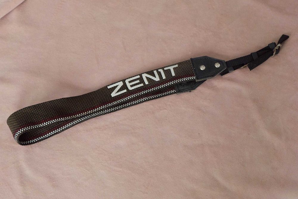Oryginalny pasek do aparatu Zenit