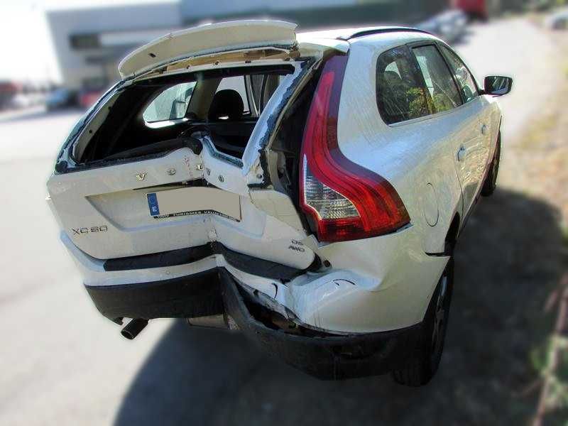 Volvo XC60 2.4D5 de 2010 - Peças Usadas