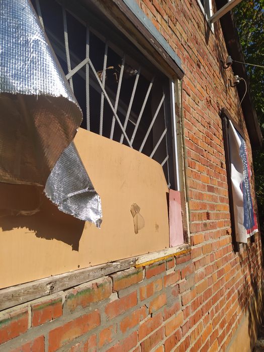 Продам два  приватизированных  земельных участка на одном участке доми