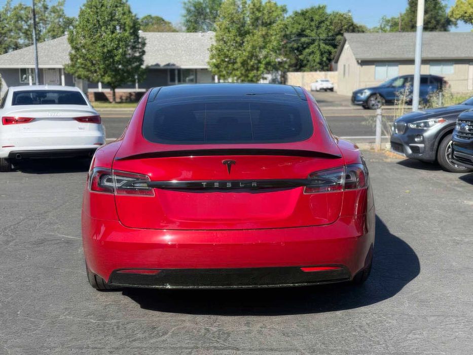 Tesla Model S      2016