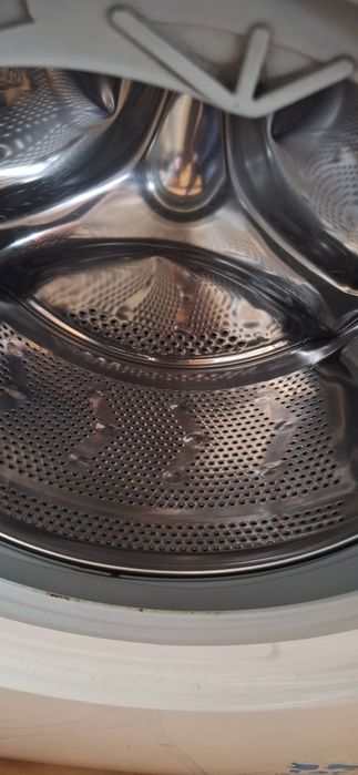 Máquina de lavar roupa Candy CS 1282DE-S com avaria, na placa