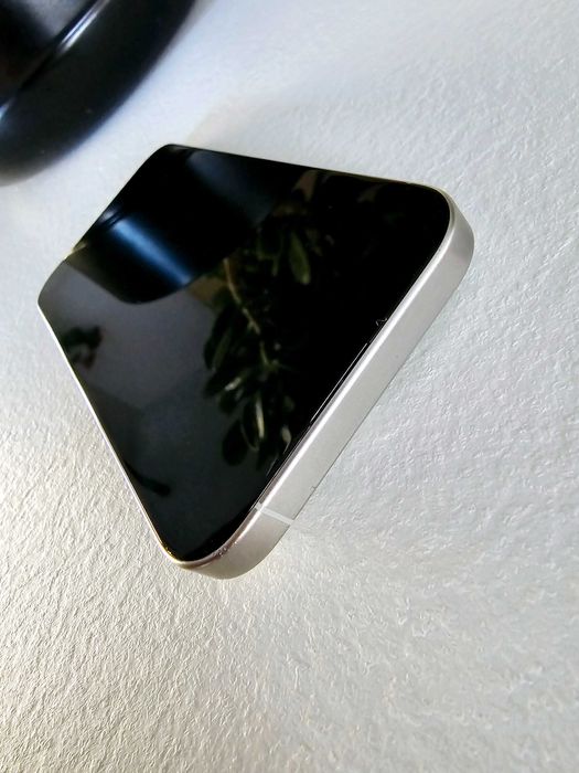 iPhone 15 Pro stan bardzo dobry