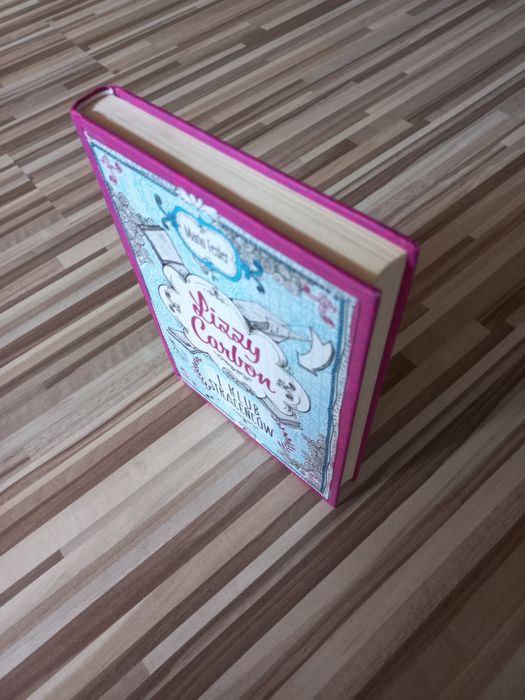 Lizzy  Carbon i klub straceńców