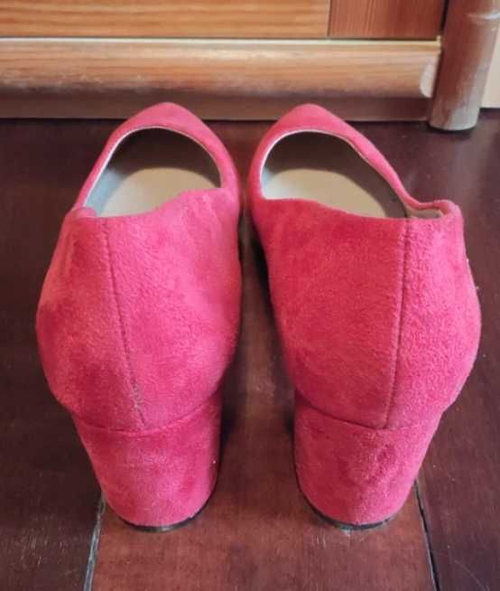 Sapatos vermelhos mulher