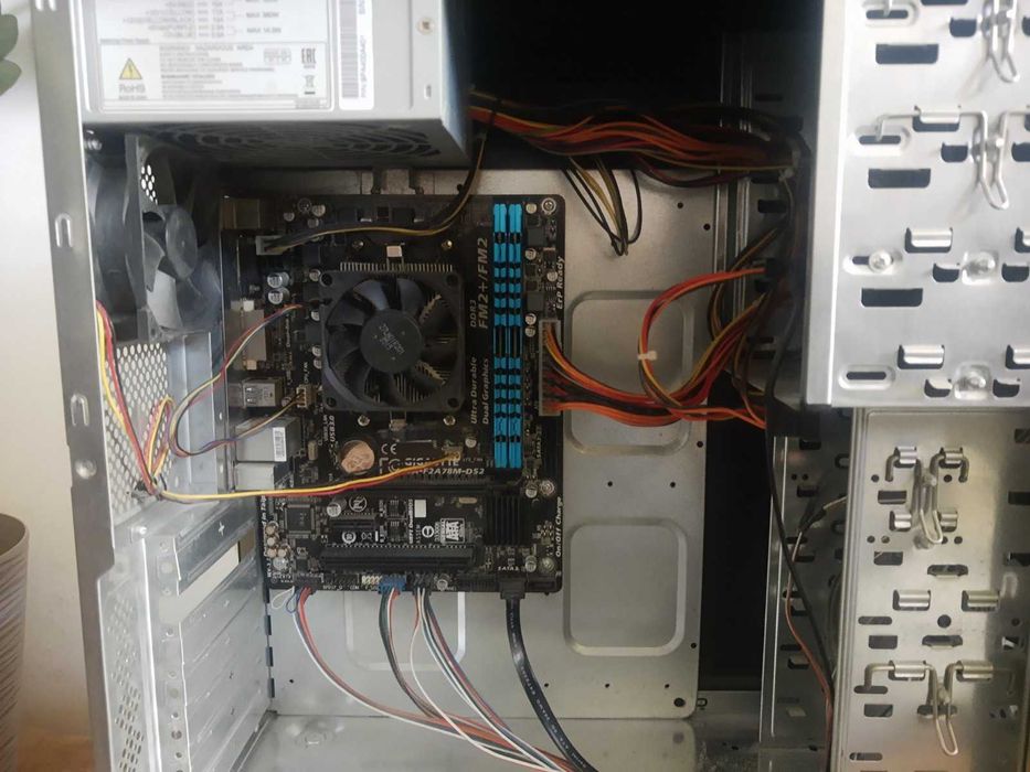 ПК,системникAMD A8-7600RadeonR7. SSD-224gb GOODRAM.ОЗУ 4х2=8 gb GSkill