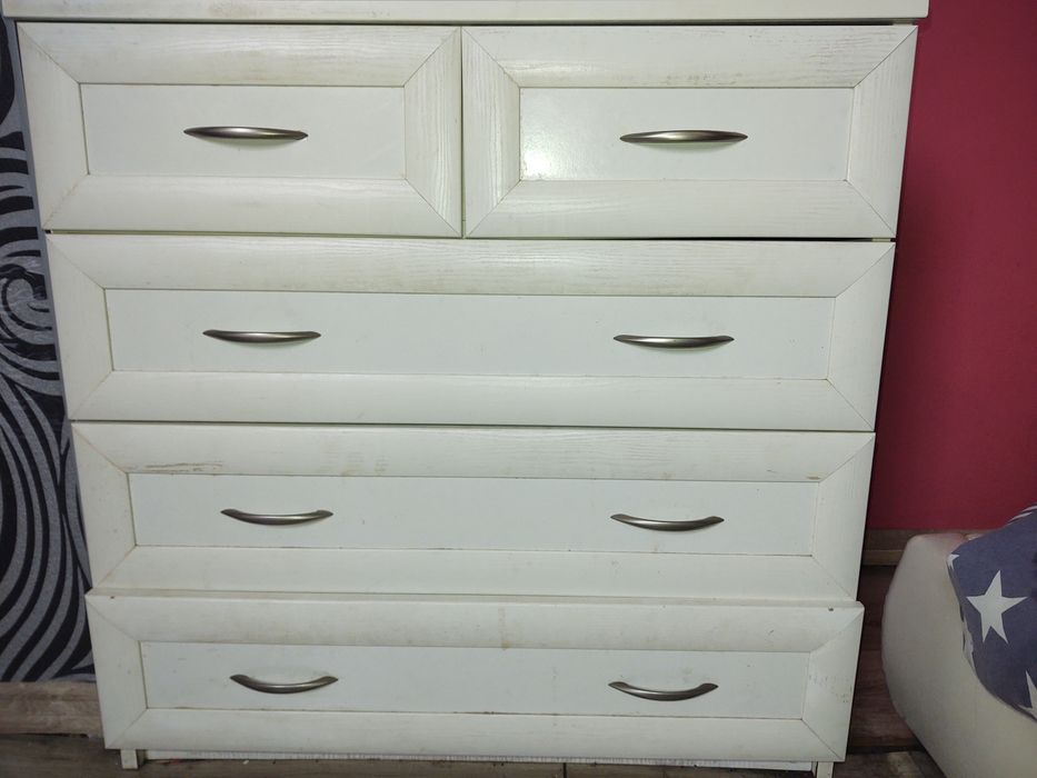 Продам комод білий гарний самовивіз