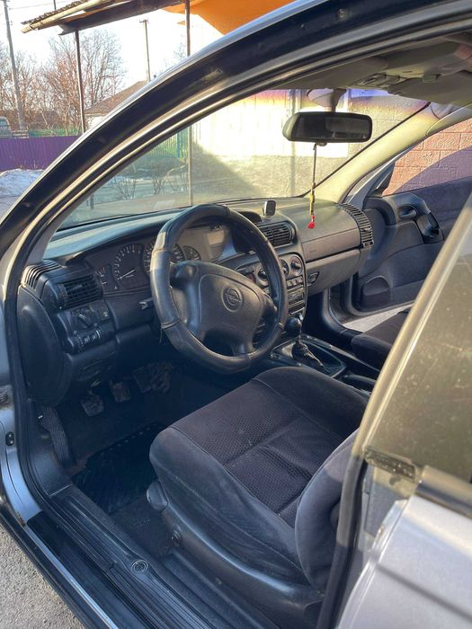 Opel omega b 1995 рік